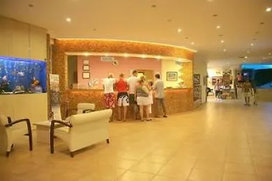 Blue Wave מלון 4*