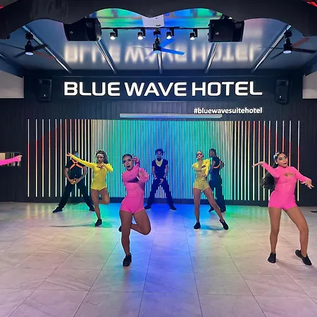 Blue Wave מלון 4*