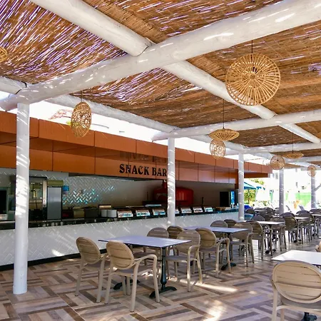 Blue Wave מלון אלאניה