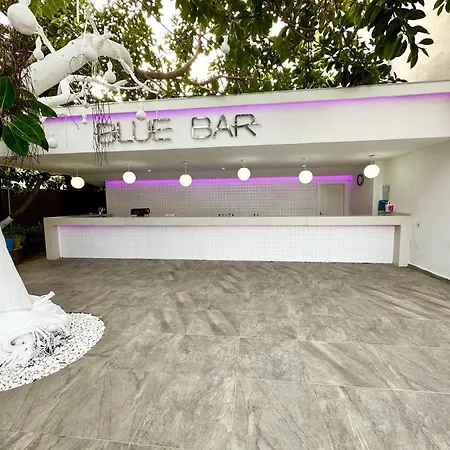 מלון Blue Wave 4*