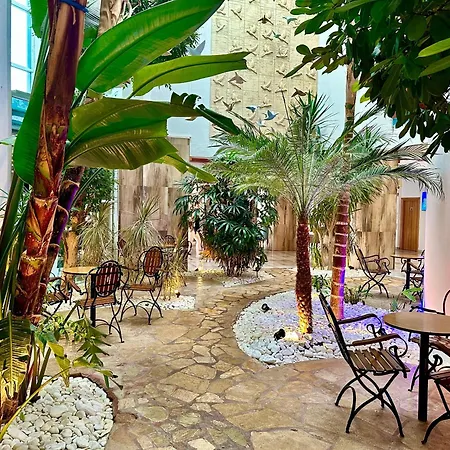 Hotel Blue Wave