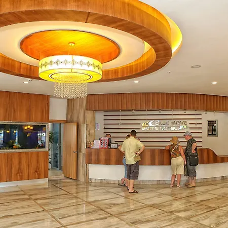 מלון Blue Wave אלאניה