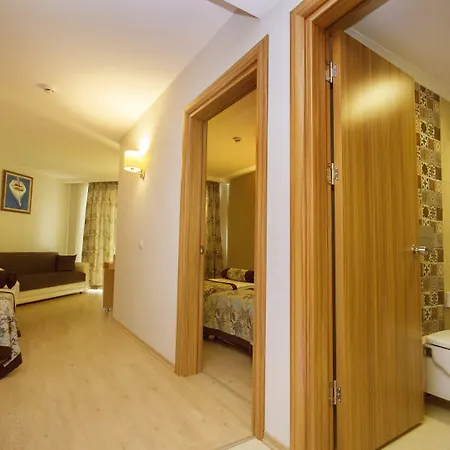 מלון Blue Wave אלאניה