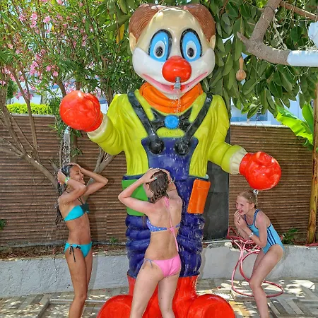 Blue Wave 4* אלאניה