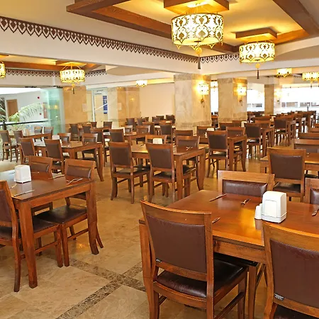 Blue Wave מלון אלאניה