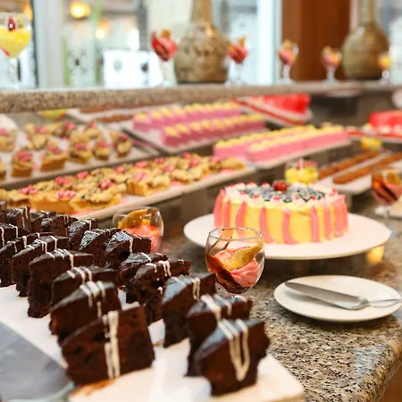 Blue Wave מלון 4*