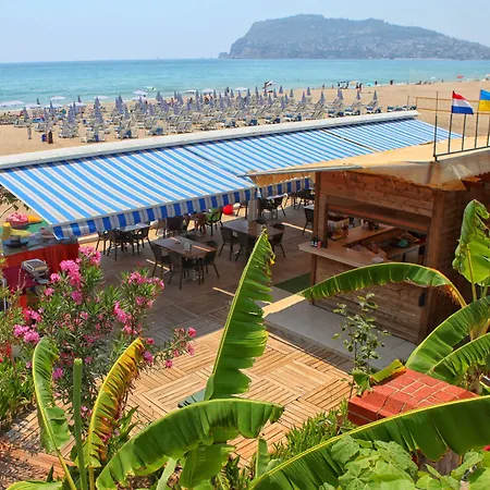 מלון Blue Wave 4*