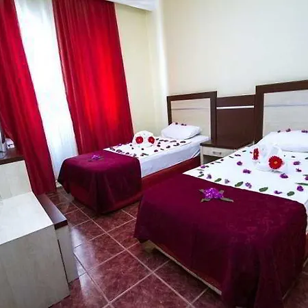 Blue Wave 4* אלאניה