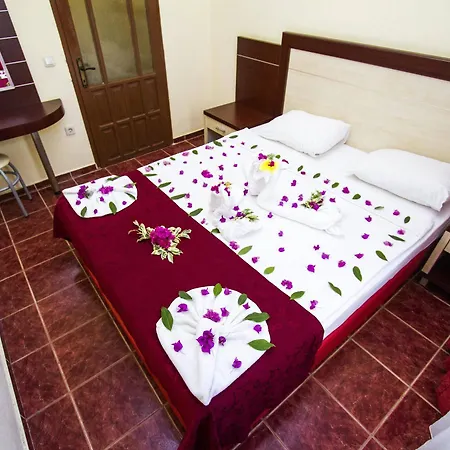 מלון Blue Wave 4*