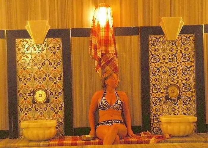 蓝波套房酒店 4* 阿拉尼亚